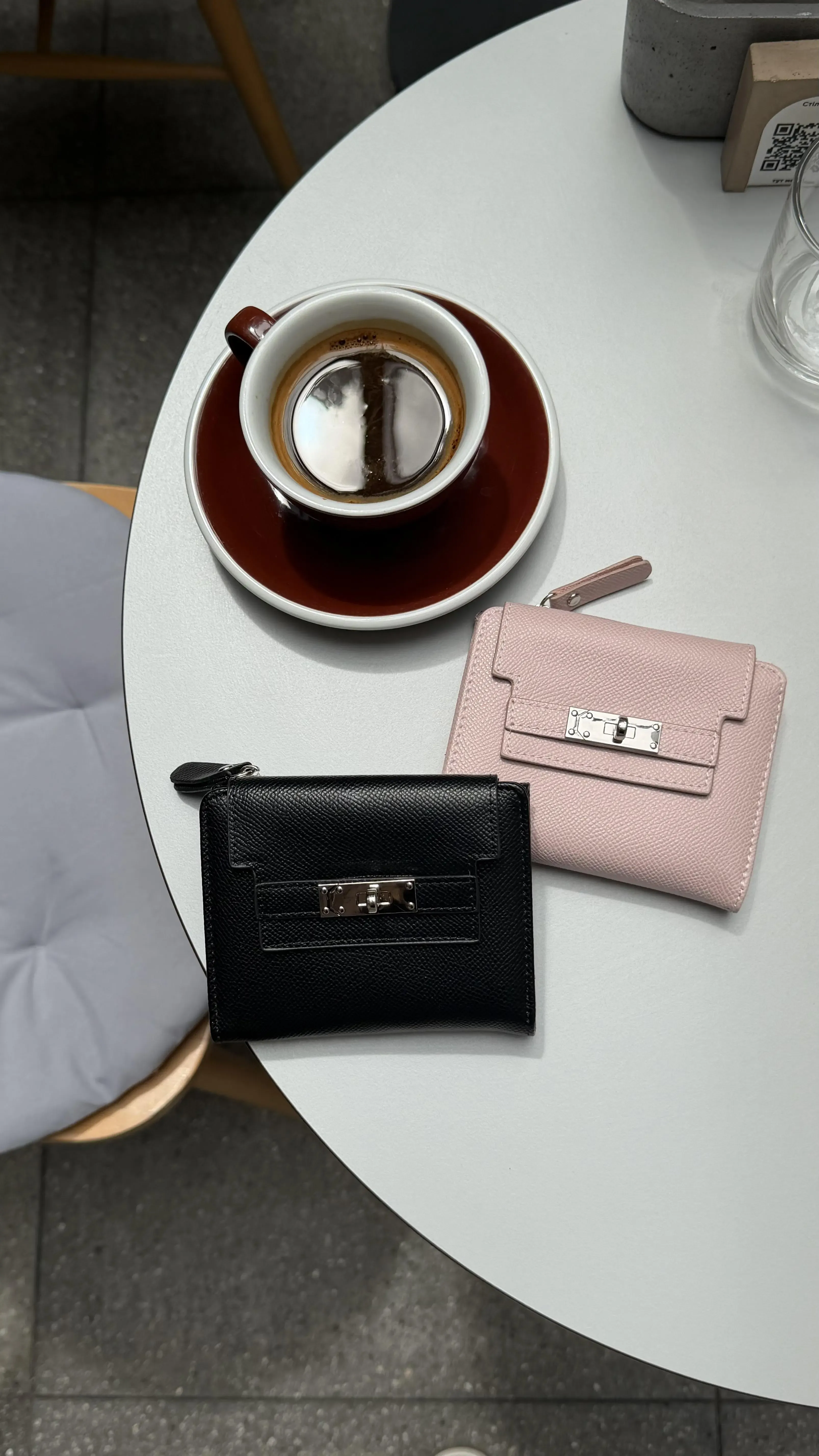 Ami wallet black